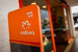 Natura Surpreende: Lucro de R$ 195 Milhões no 2º Trimestre Após Um ano de Prejuízo!