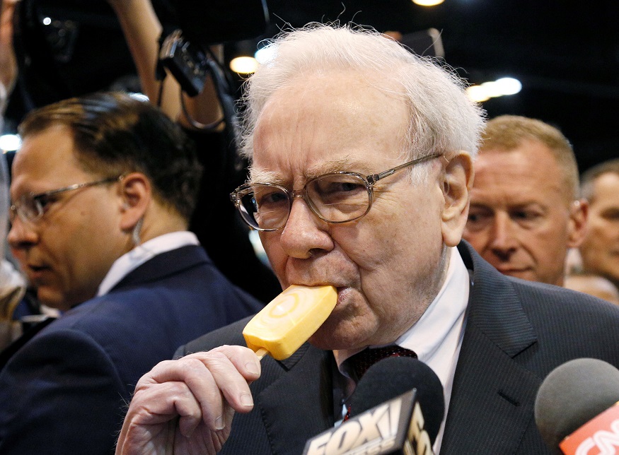 Warren Buffett completa 95 anos: o surpreendente segredo de sua longevidade! 1 2025 05 01T111538Z 1528243498 RC2Y8EAHDCPU RTRMADP 3 BERKSHIRE BUFFETT FACTBOX