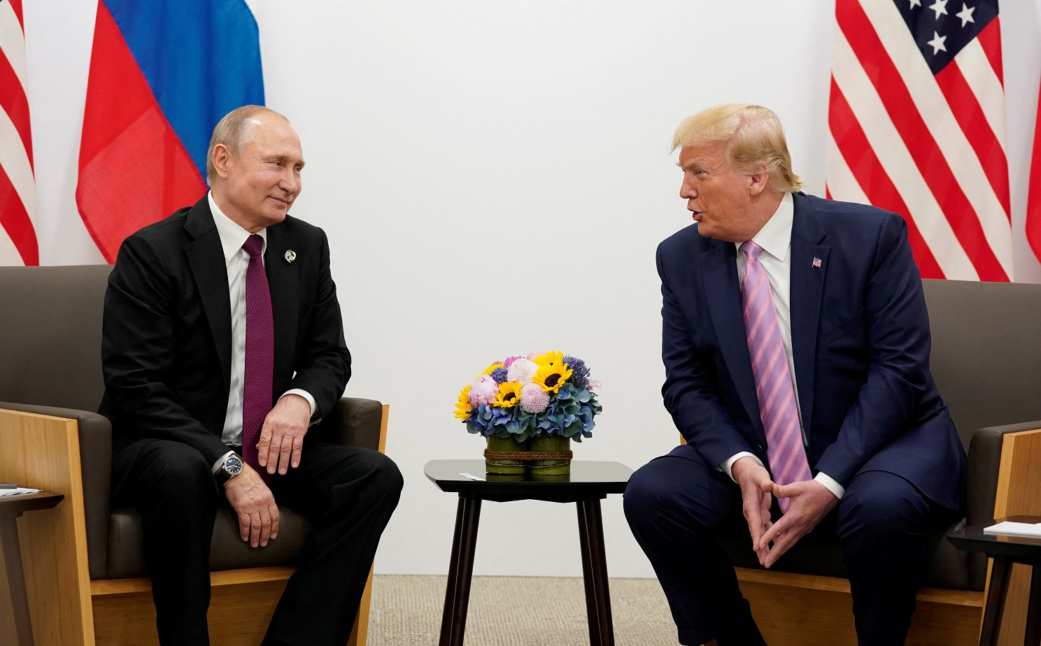 Trump e Putin em Chamas: EUA em Crisis de Vendas e Empregos no Brasil! 1 2025 05 19T172224Z 1 LYNXMPEL4I0WT RTROPTP 4 UKRAINE CRISIS PUTIN TRUMP KREMLIN