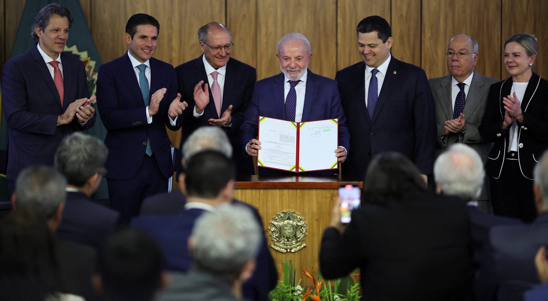Governo Urge Congresso a Aprovar MP do Tarifaço! 1 2025 08 13T172719Z 1110601835 RC2G6GALDGRW RTRMADP 3 USA TRUMP TARIFFS BRAZIL e1755106948701