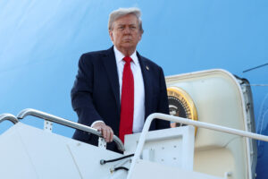 Trump lança alerta explosivo: sanções à Índia por petróleo russo!