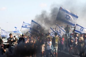 Israel em Chamas: Multidões Reclamam Paz e Libertação Urgente!
