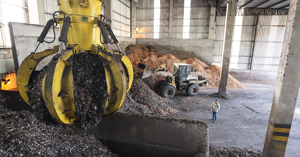 2LAMLUN3PZFPFG4OZTJMOMJTY4