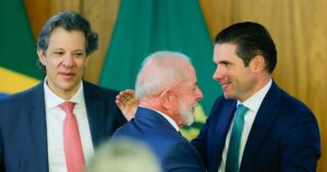Urgente: Motta Adverte que Certas Causas Superam Ideologias no Combate ao Tarifaço!