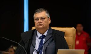 Dino exige investigação da PF sobre estrondosos R$ 694 milhões em emendas pix!