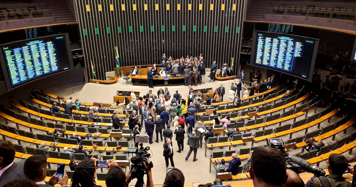 Tarifaço em Foco: Apoio na Cúpula do Congresso, Mas Críticas ao Governo e Cobranças de Emendas! 1 5MBDY2RXH5DSJLEBIZZMMTELAA