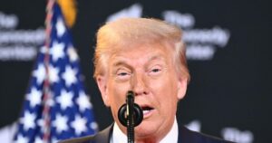 Trump impõe tarifas bombásticas sobre móveis; alíquota ainda é mistério!