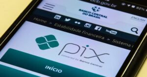 Revolução Pix: Brasileiros Economizam Impressionantes R$ 106,7 Bilhões Desde 2020!