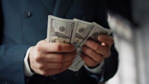Forbes Revela os Magnatas do Brasil: Conheça os 5 Mais Poderosos!
