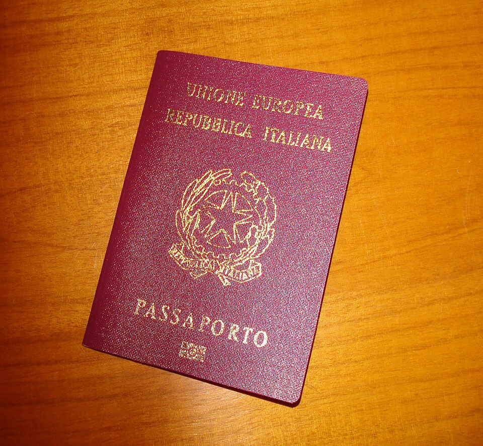 960px Italian Passport
