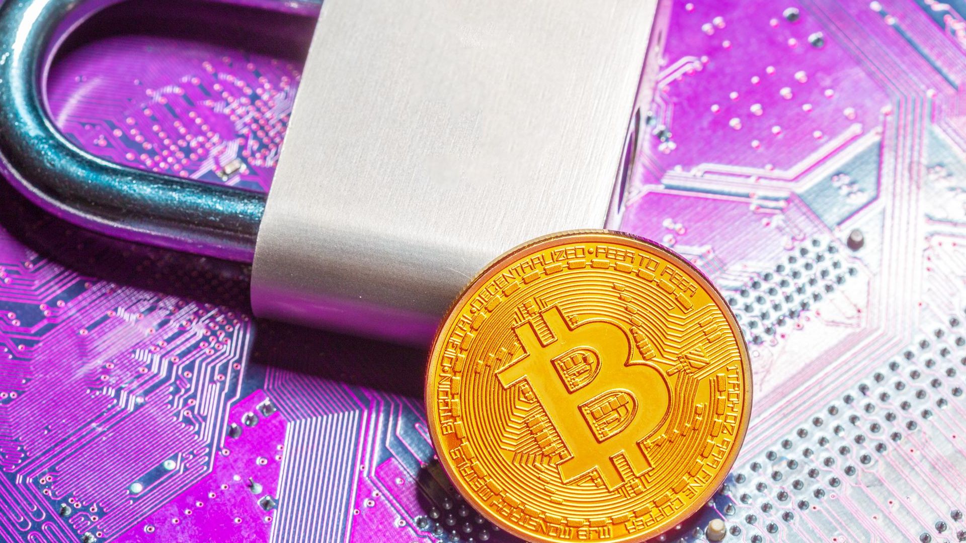 Apreensao de bitcoin e criptomoedas com fundo de circuito eletronico