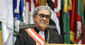 Presidente do TST Enfrenta Gilmar Mendes e Defende Urgente Valorização da Justiça do Trabalho!