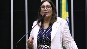 Bia Kicis Propõe Projeto para Libertar Cidadãos do Monitoramento do Drex!