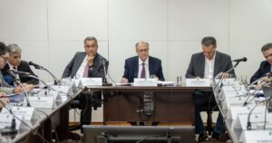 Empresas Clamam por Socorro: Precisam de Crédito Barato e Redução de Impostos para Salvar Empregos do Tarifaço!