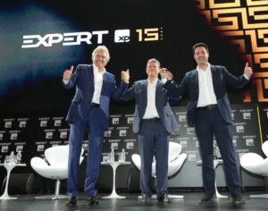 Carlos e Eduardo denunciam “traição” dos governadores de direita em ataque explosivo!