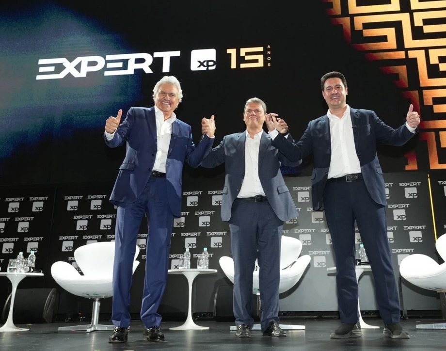 Carlos e Eduardo denunciam "traição" dos governadores de direita em ataque explosivo! 1 Image 11 e1753713407570