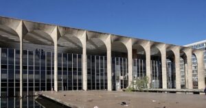 Urgente: EUA lançam tarifaço contra o Brasil na OMC – o que vem por aí?