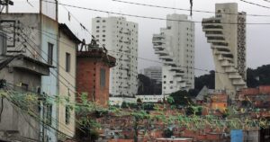Ricos Cada Vez Mais Ricos: A Chocante Ascensão da Elite de 0,1%!