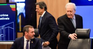Lula Usa Ação da PF para Controlar Fintechs e Enfrentar Crise do Pix; descubra os bastidores!