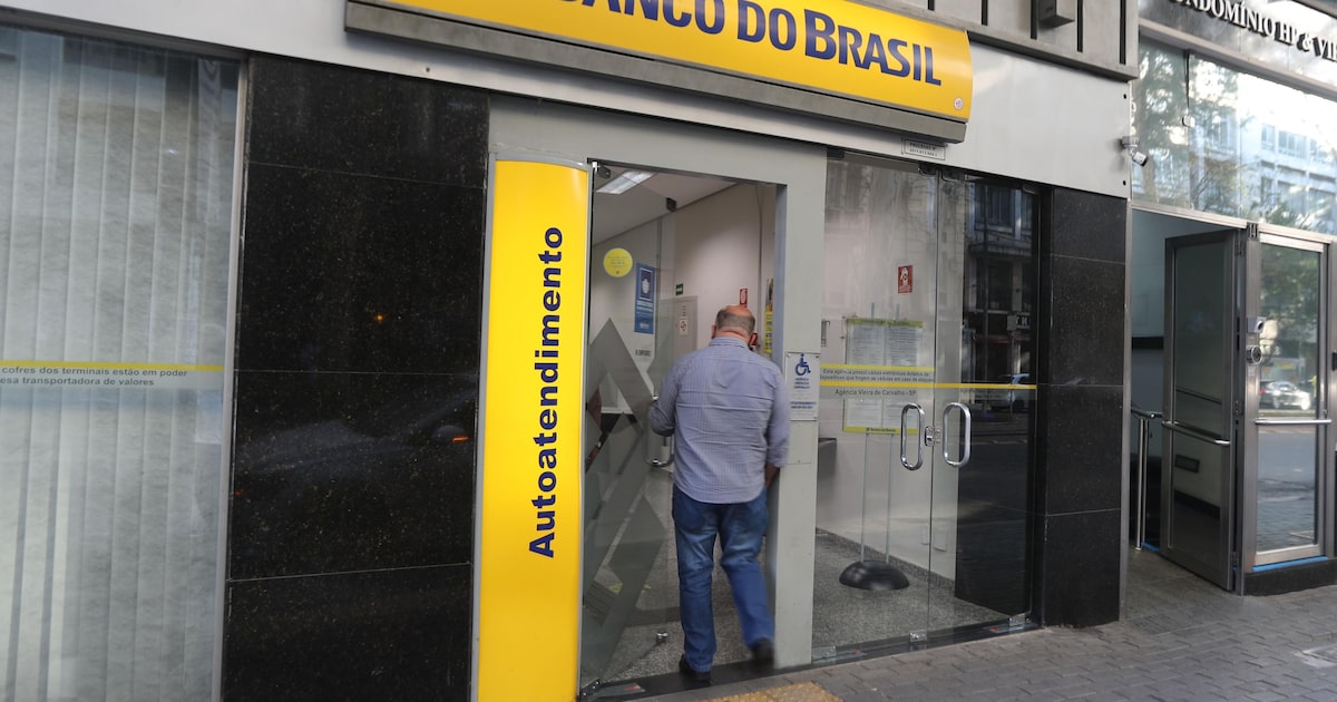 BB Acusa Eduardo Bolsonaro de Fake News e Clama à AGU por Ação Urgente contra Corrida Bancária! 1 THVD3ALVRNHCPJ4EDN2AXGRAR4