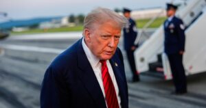 Trump ameaça com novas tarifas sobre remédios e chips, em um acordo explosivo com a China!