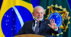 Lula Chama Macron e Condena Tarifaço: O Alerta Urgente Contra o Uso Político das Tarifas!