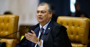 URGENTE: Previdência poderá oferecer auxílio vital a mulheres agredidas, revela voto de Dino!
