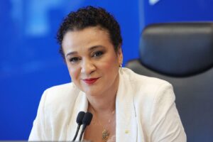“Diga-se de passagem: Quem já possui, segure firme! E quem não tem, deve correr para adquirir!”