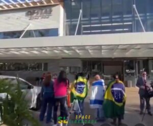 Fervorosa vigília: apoiadores cercam hospital em Brasília por Bolsonaro!
