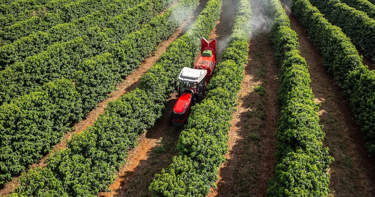 Agricultor Revoluciona Produção e Impulsiona Vendas de Máquinas AGCO! 1 XGYXCZMMHFHTRACOMFVIMF6WJY