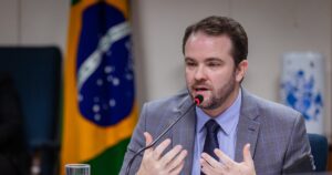 Lula: R$ 9,5 Bilhões a Menos na Meta Fiscal para Combater Tarifas!