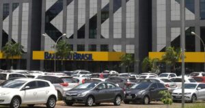 Crise no Agro faz Banco do Brasil registrar queda histórica; recuperação só em 2026!