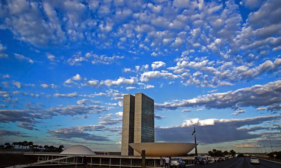 Emendas de R$ 7,6 bi aprovadas em votação relâmpago e cheia de mistério! 1 brasilia congresso nuvens e 0416202217 2.webp