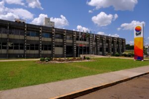 BRF (BRFS3) registra choque: lucro líquido de R$ 735 milhões cai 33% em um ano!