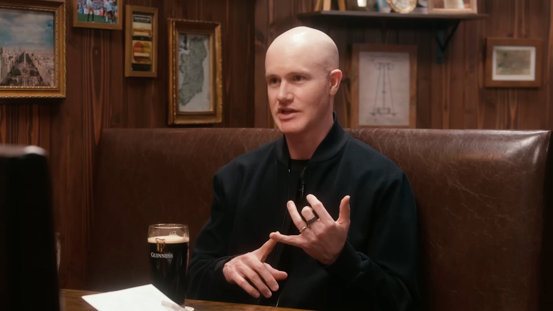 Revelação Bombástica: Fundador da Coinbase Aposta que Bitcoin Chegará a US$ 1 Milhão Até 2030! 1 brian armstrong coinbase