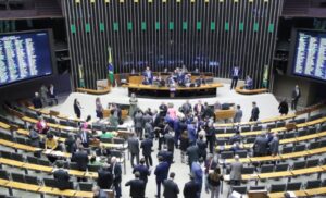 Câmara em Fogo: CPMI e Escândalos Abalam a Agenda Promissora!