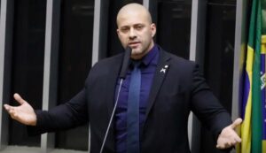 Daniel Silveira solicita liberdade após se transformar em leitor voraz!