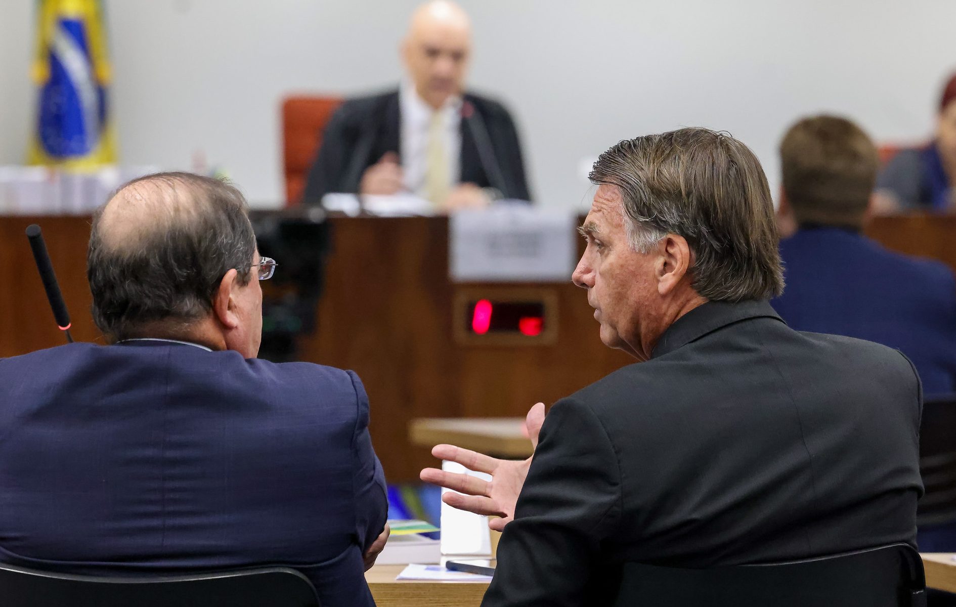 Bolsonaro em julgamento, Brasil em crise e EUA em alerta: os choques desta 3ª! 1 jair bolsonaro stf golpe alexandre moraes e1749576821747