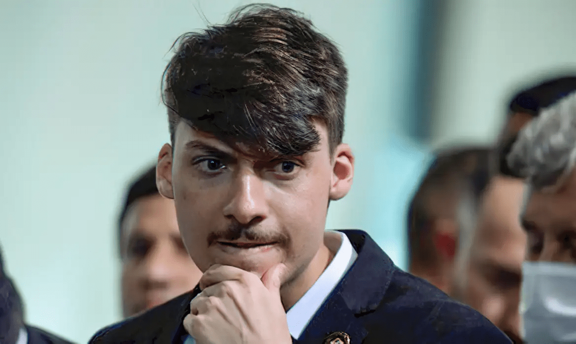 Jair Renan Bolsonaro: Projeto Anti-Doutrinação Ideológica Fracassa! 1 jairrenan
