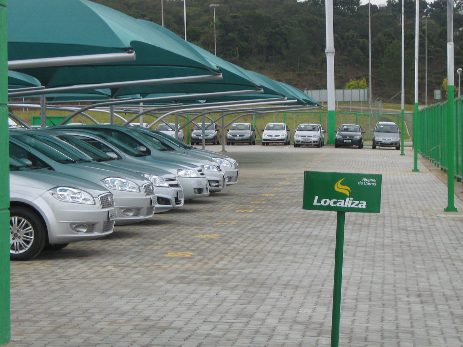 O Impacto Surpreendente da Stellantis sobre Localiza e Movida! 1 localiza 03 fachada frota