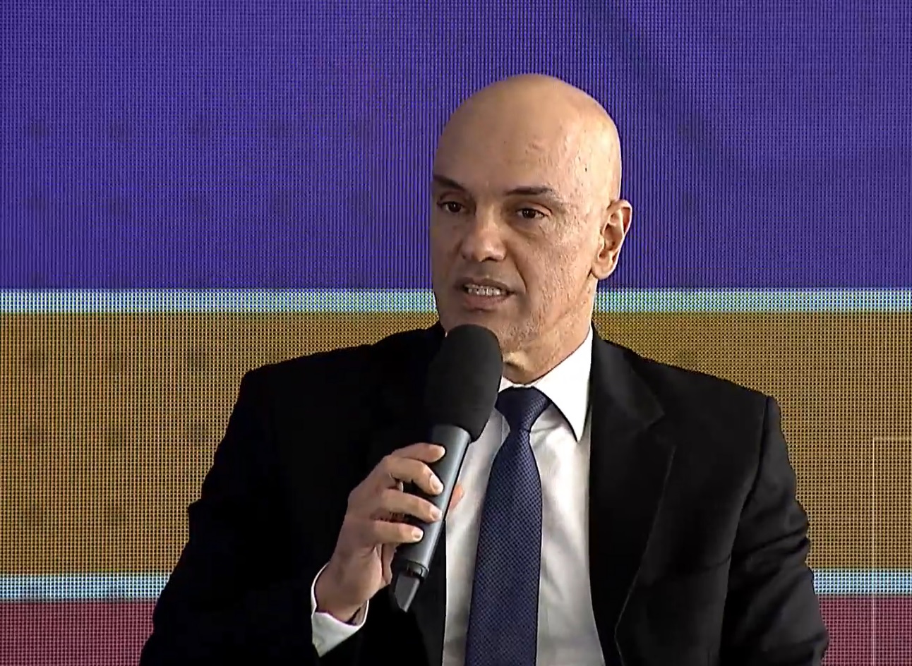 Moraes desacelera processo contra Bolsonaro: "Dois anos de espera!" 1 moraes