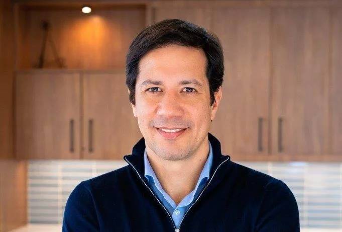 CEO brasileiro pode faturar até R$ 200 milhões com a venda bilionária da gigante do Café Pilão! 1 rafael oliveira cde peets ceo.webp