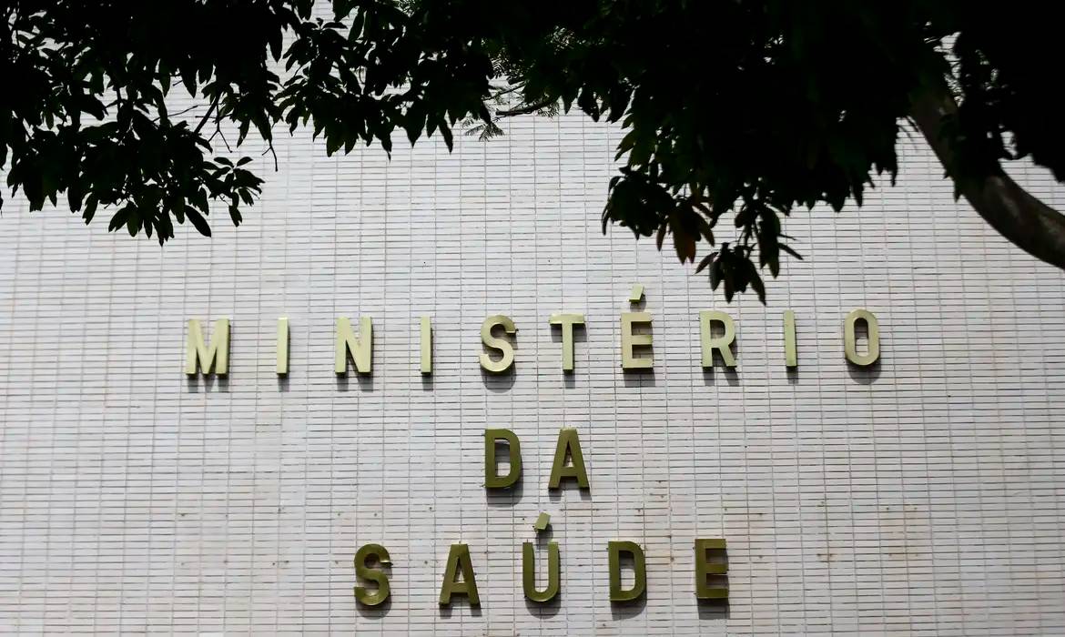 Emergência na Saúde: 501 Médicos Especialistas Enviados a Regiões em Crise! 1 saude.webp
