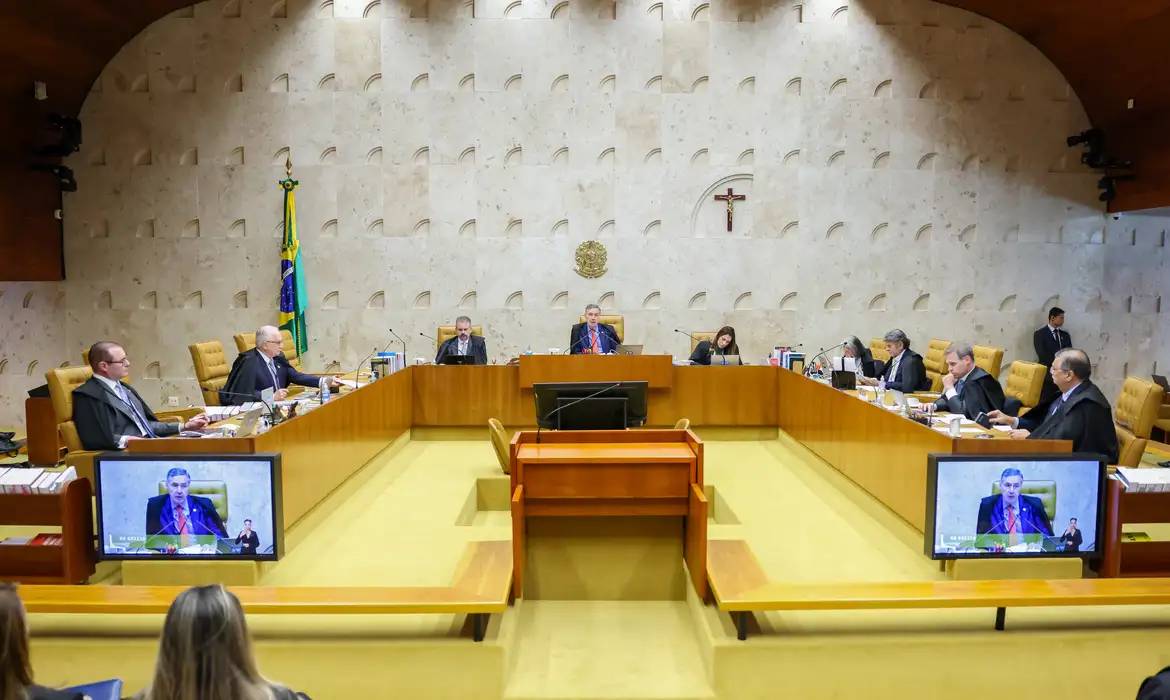 STF Choca com Resultado: 4 a 1 em Defesa da Cálculo da Aposentadoria por Invalidez! 1 sessao plenaria do stf.webp