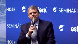 Tarcísio Ganha Louvores de Temer e Kassab em Impactante Evento com Prefeitos!