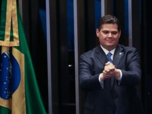 Alcolumbre Revela Novo Plano: Redução de Penas em vez de Anistia a Bolsonaro!