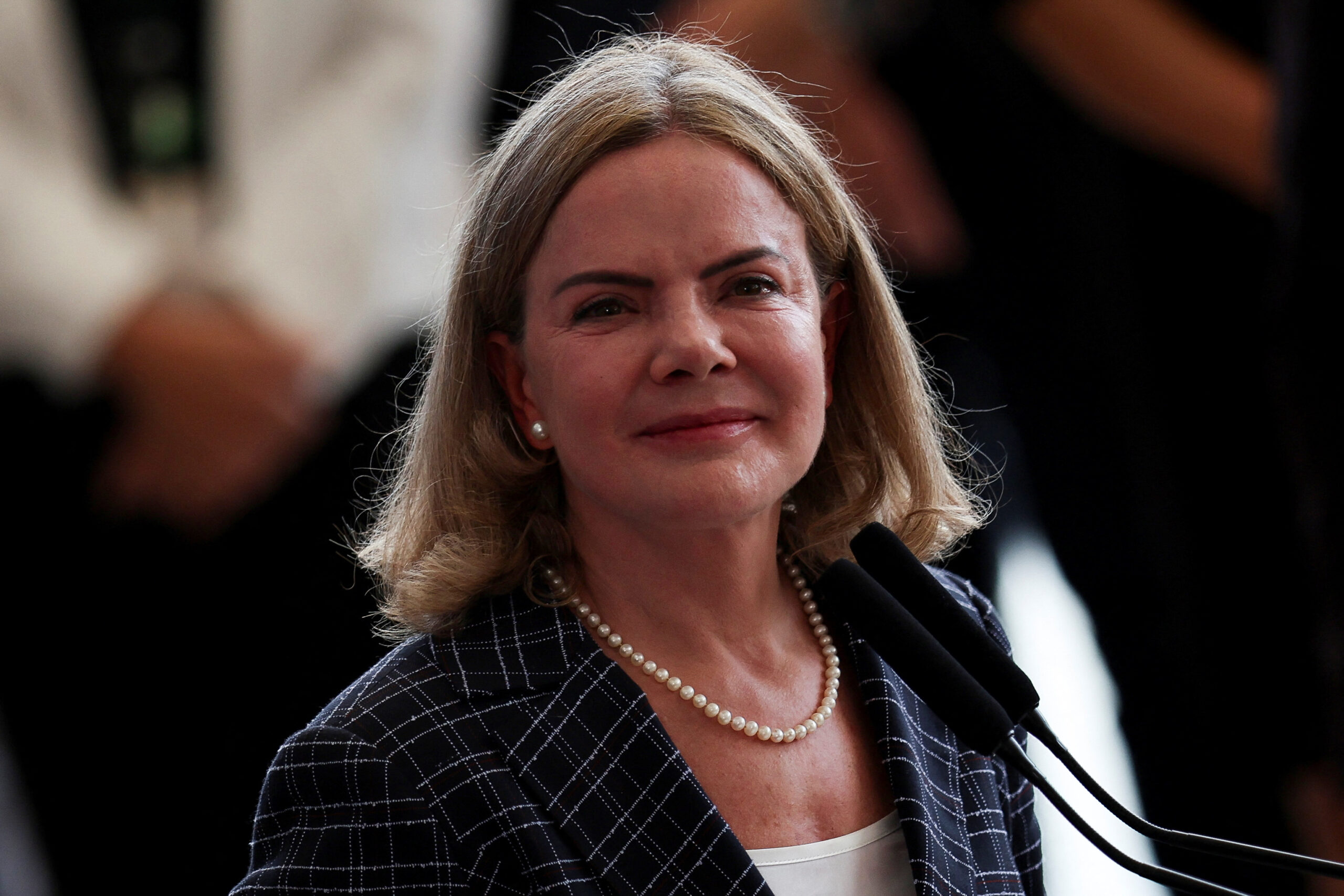 Gleisi Hoffmann Afirma: Tarcísio Não Está Pronto Para a Presidência! 1 2025 04 30T182103Z 1 LYNXMPEL3T114 RTROPTP 4 BRAZIL POLITICS scaled