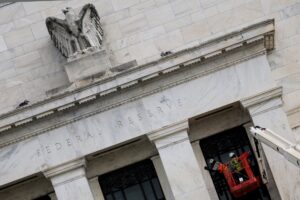 Fed eleva a pressão: 100% de chance de corte de juros após explosão de emprego nos EUA!
