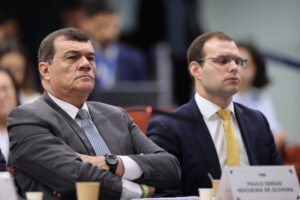 Aliados em Fúria: Defesa de Paulo Sérgio Ataca Bolsonaro!