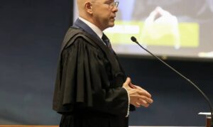 Defesa afirma: Ex-comandante desafia a Marinha a se envolver no golpe!